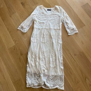 Roolee lace midi dress size small